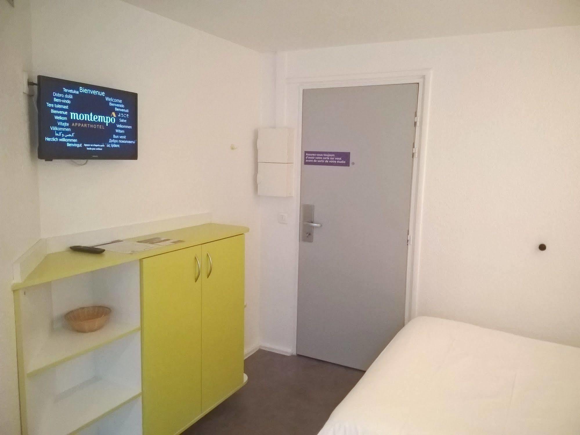 Montempo Apparthotel Evry Courcouronnes Экстерьер фото